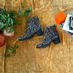 Old-navy Women's Silver and Grey Boots